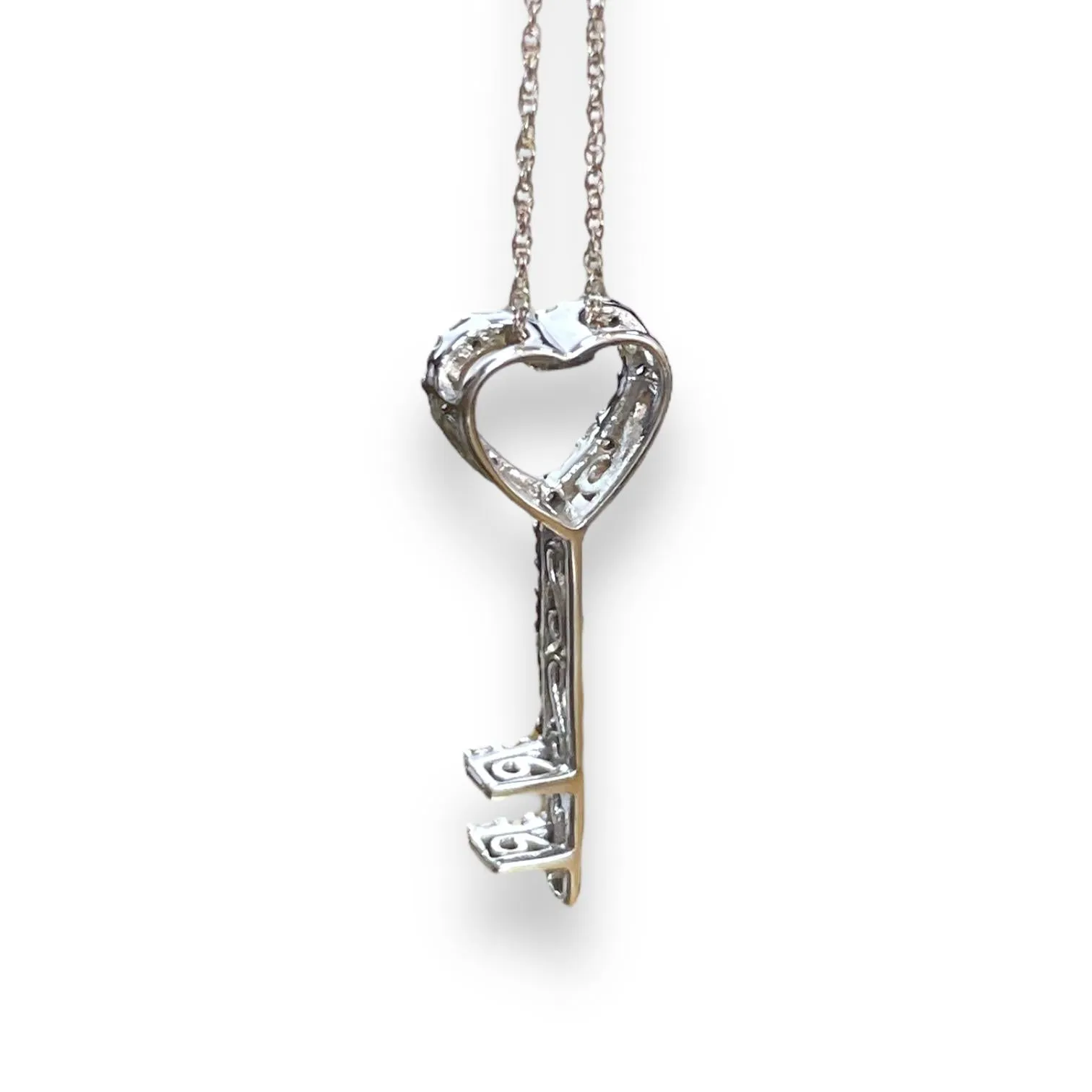10K White Gold Heart-Key Pendant with Sparkling Diamonds