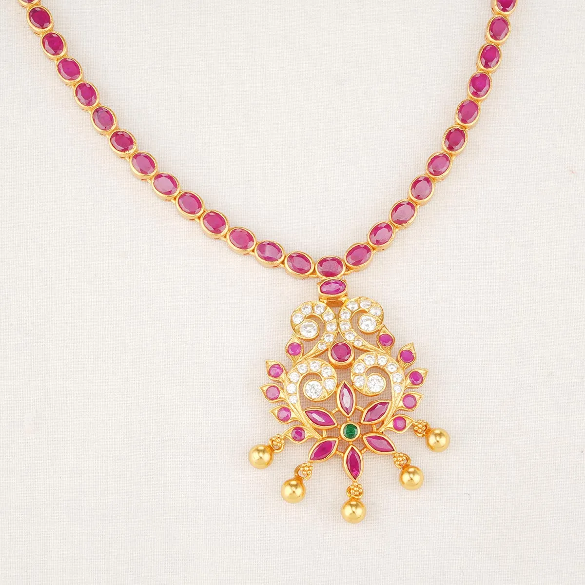Advik Short Necklace