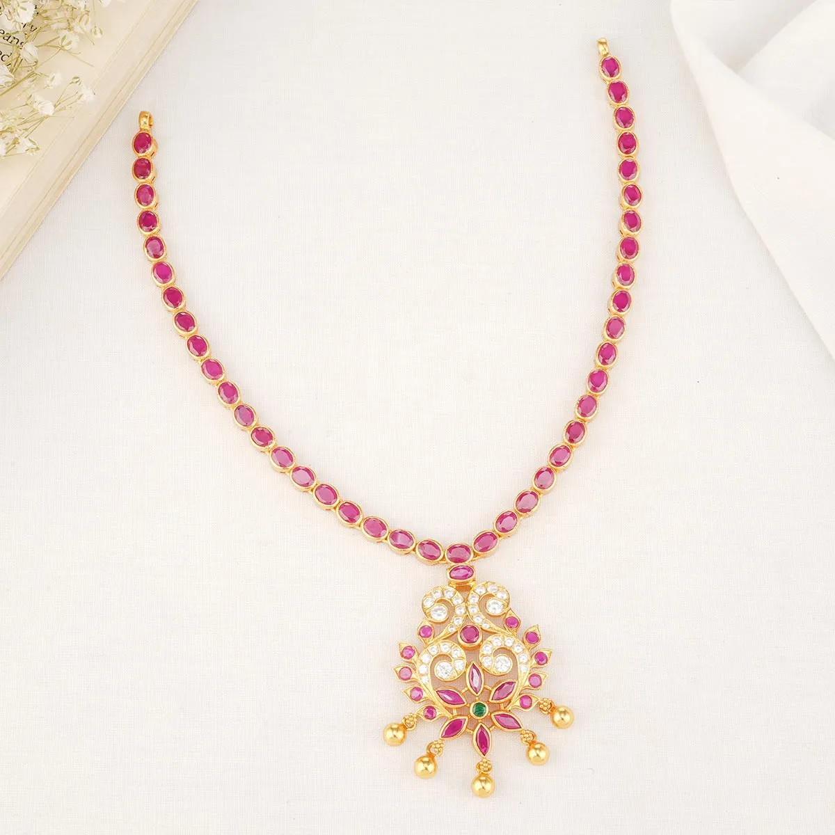 Advik Short Necklace