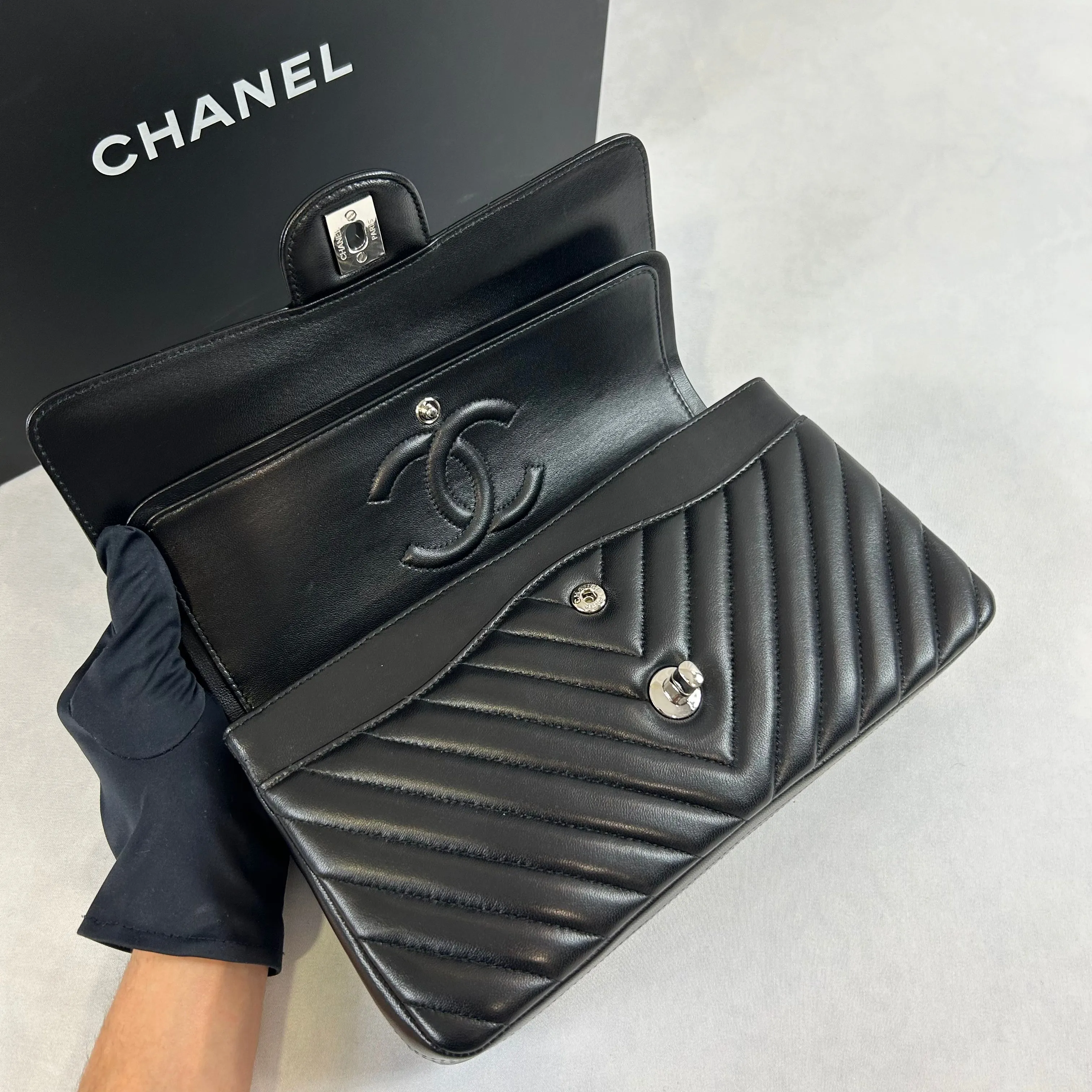 Chanel - Sac Timeless Chevron