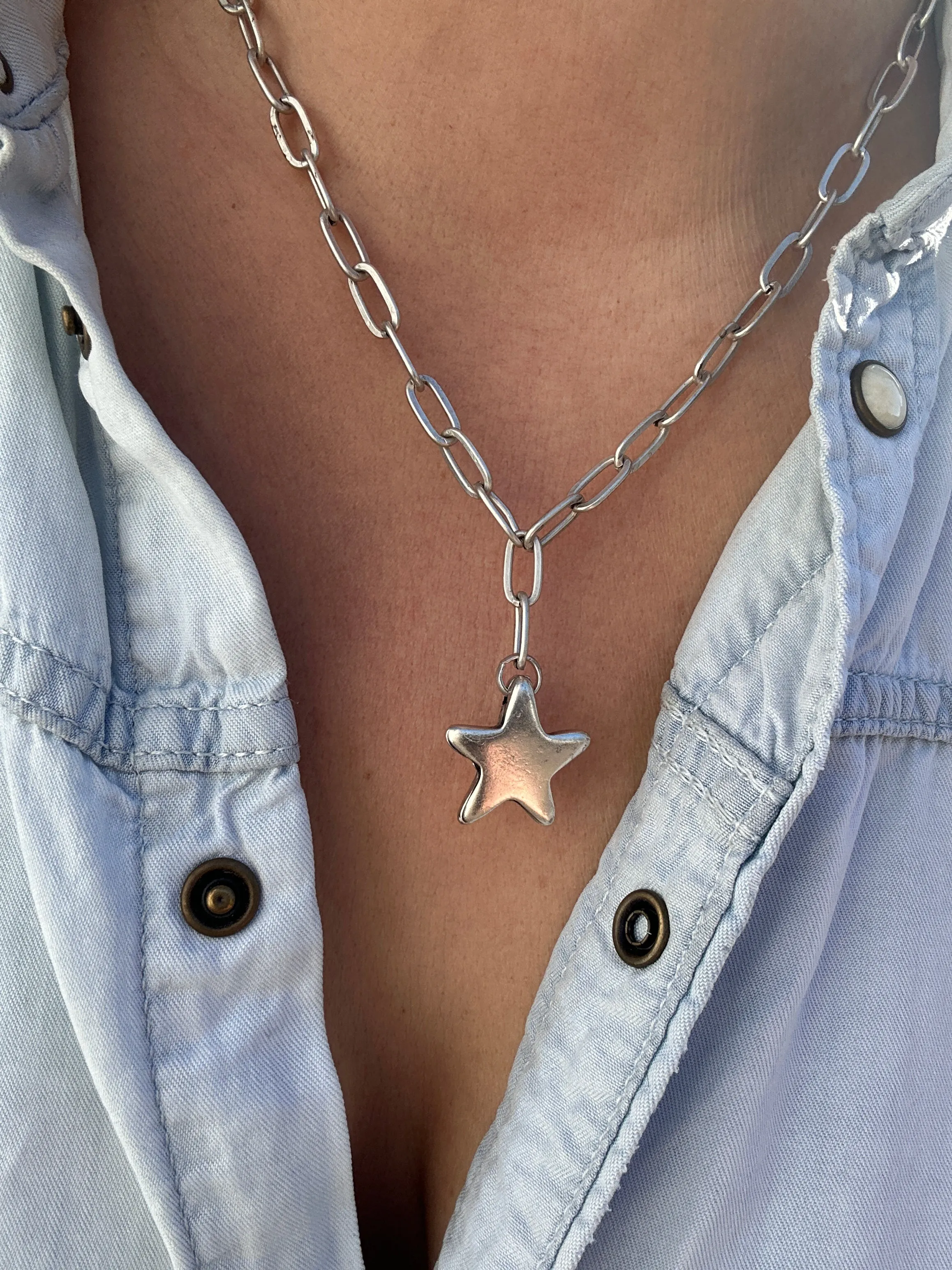 Chubby Star Lightweight Necklace