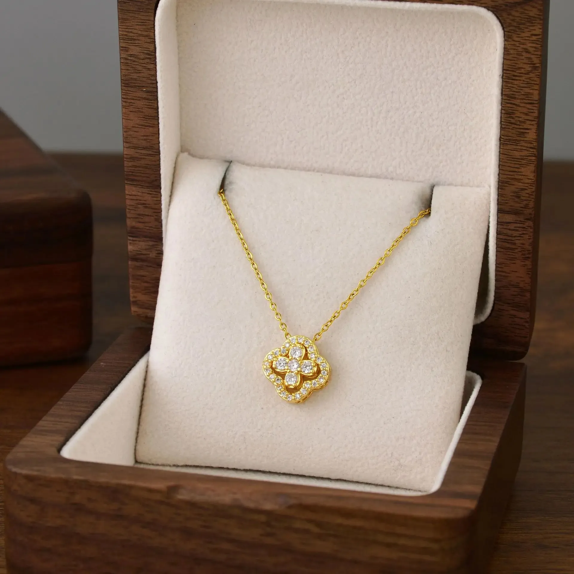 Classic Titanium Steel Lucky Clover Flower Pendant Necklace