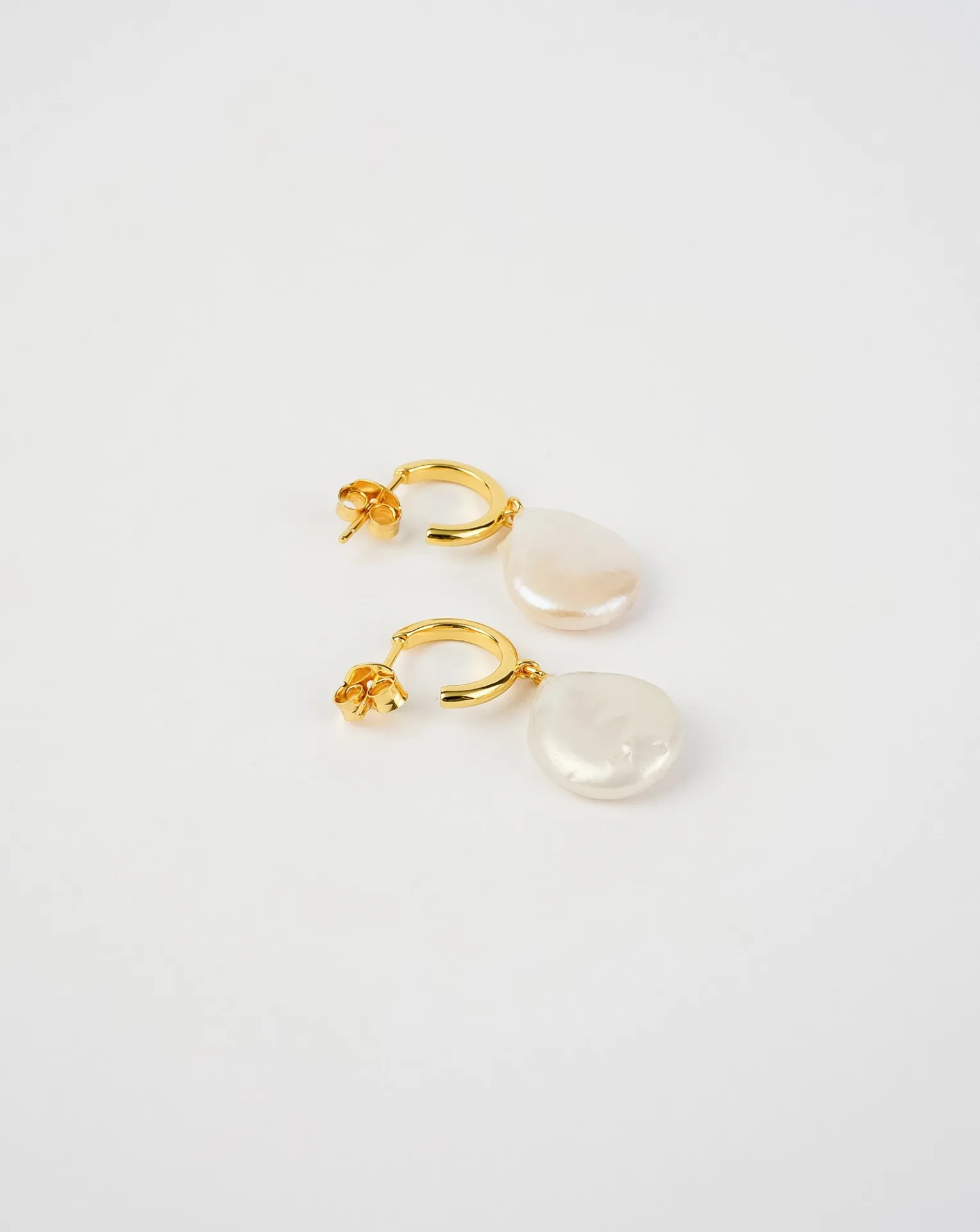 Elegant Open Back Flat Pearl Earrings – Timeless Freshwater Baroque Design