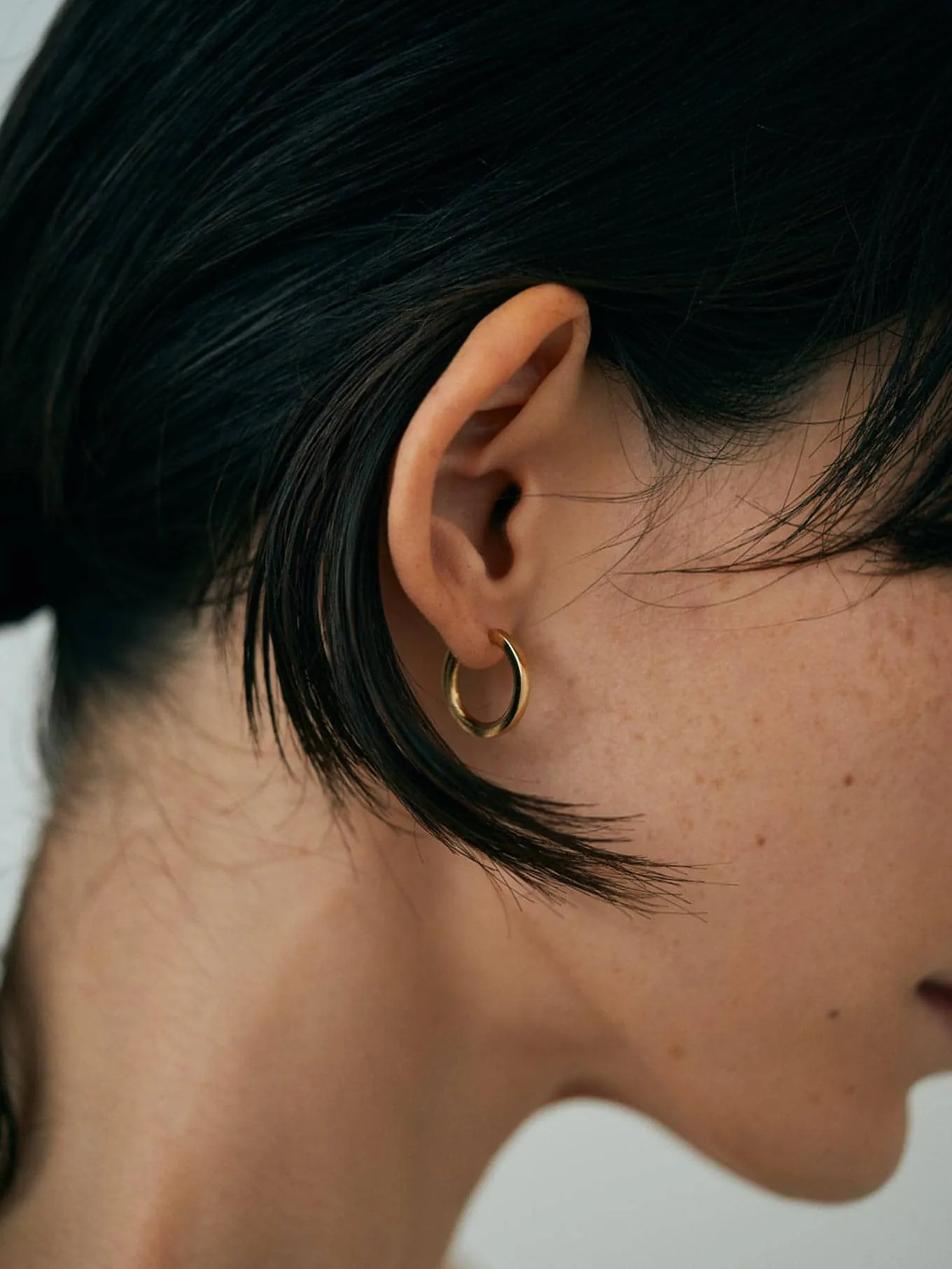 Engage EGP2 gold single pierced earring