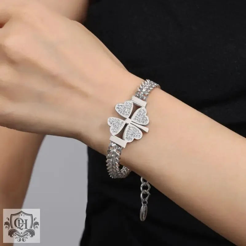 Exquisite 18K Gold Four-Leaf Clover Set