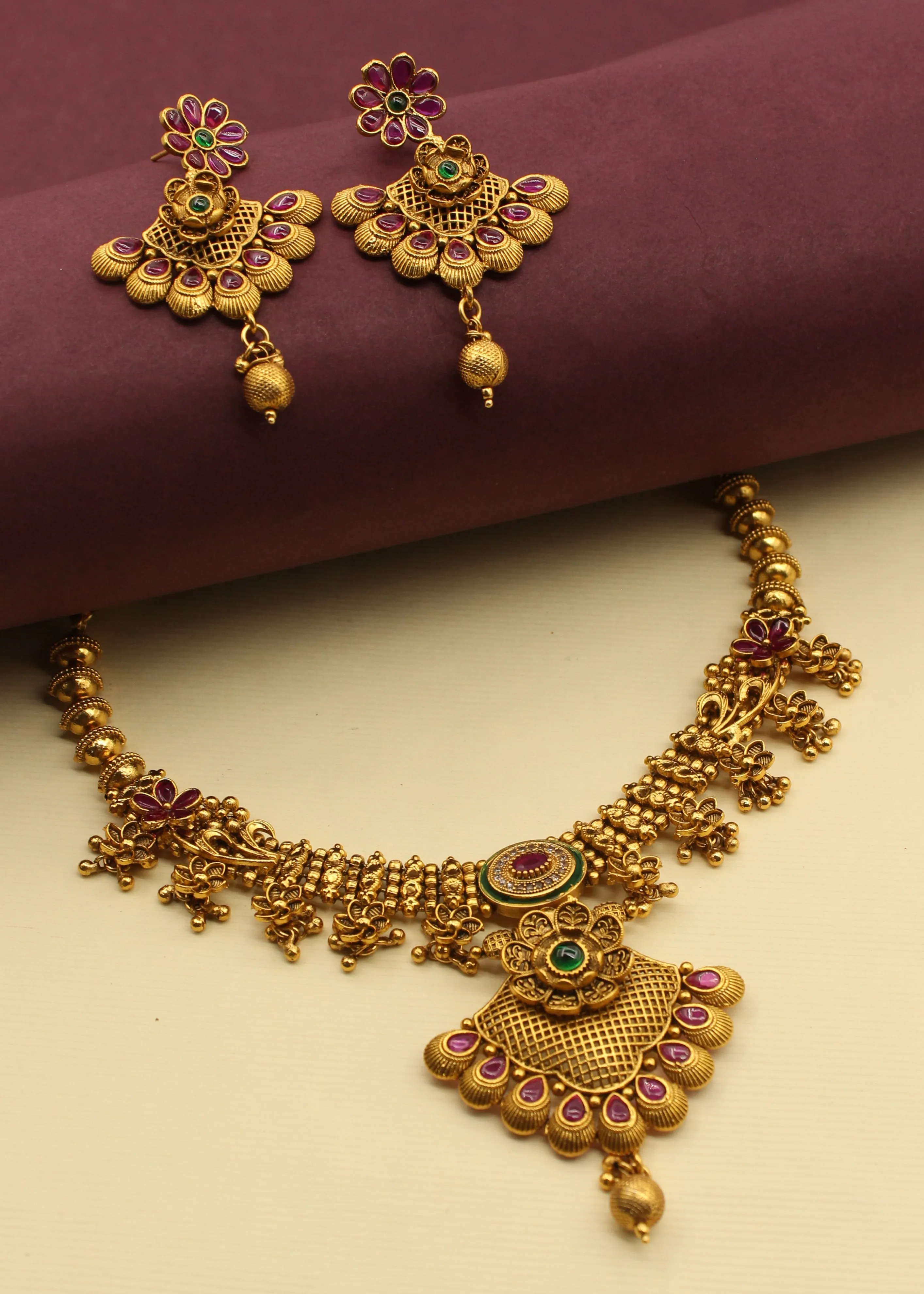 EXQUISITE FLOWERET AHILYA NECKLACE