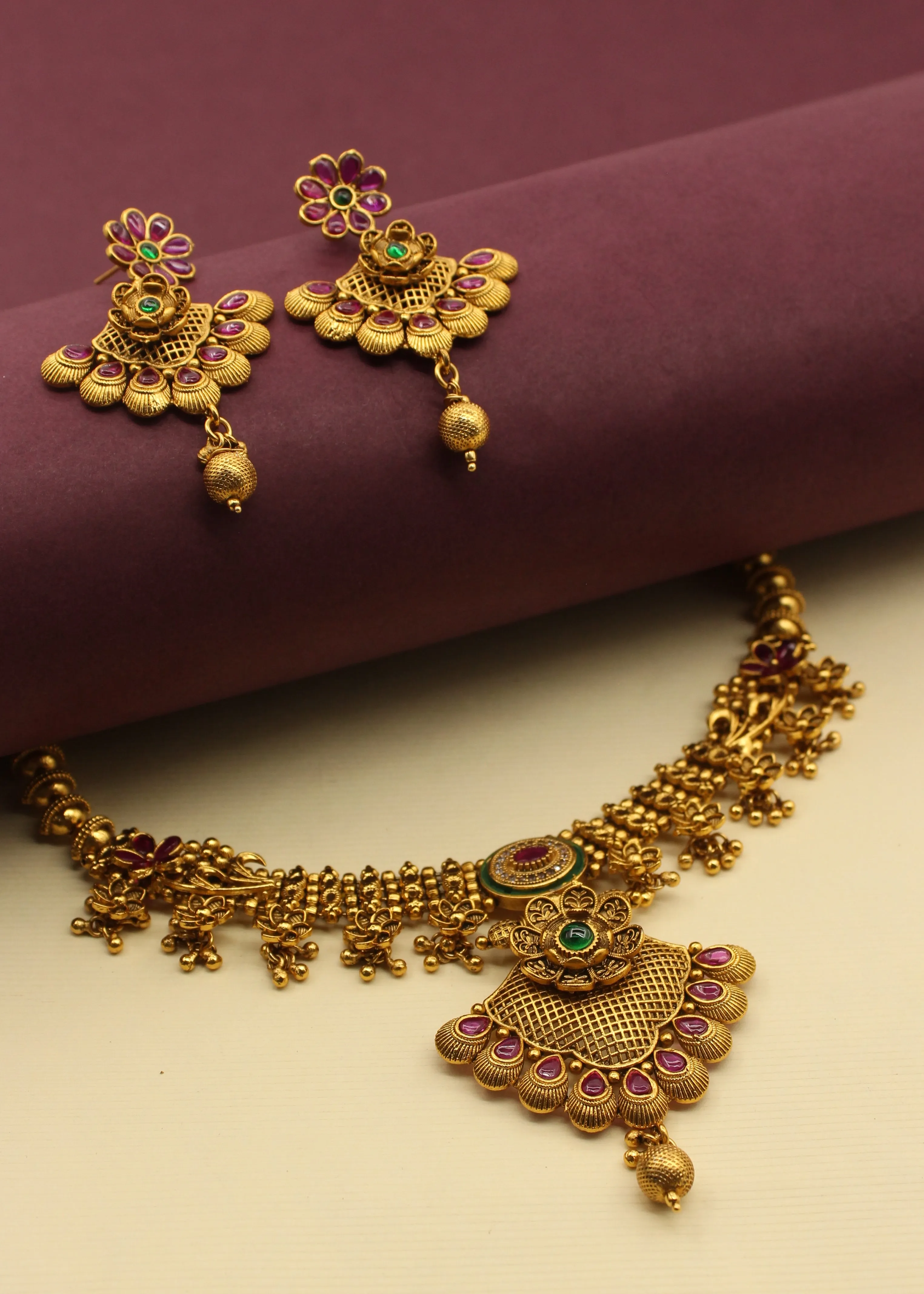 EXQUISITE FLOWERET AHILYA NECKLACE