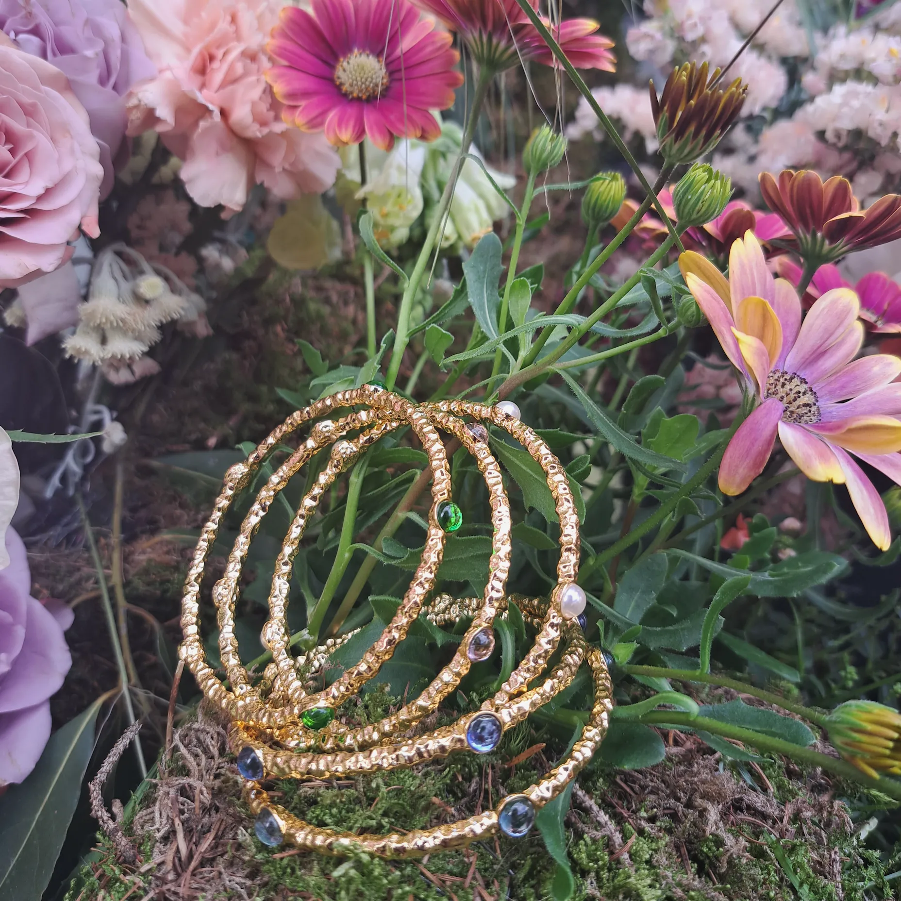 Halcyon Days - Cabochon  - Rose Quartz Jewel - Gold  - Torque Bangle