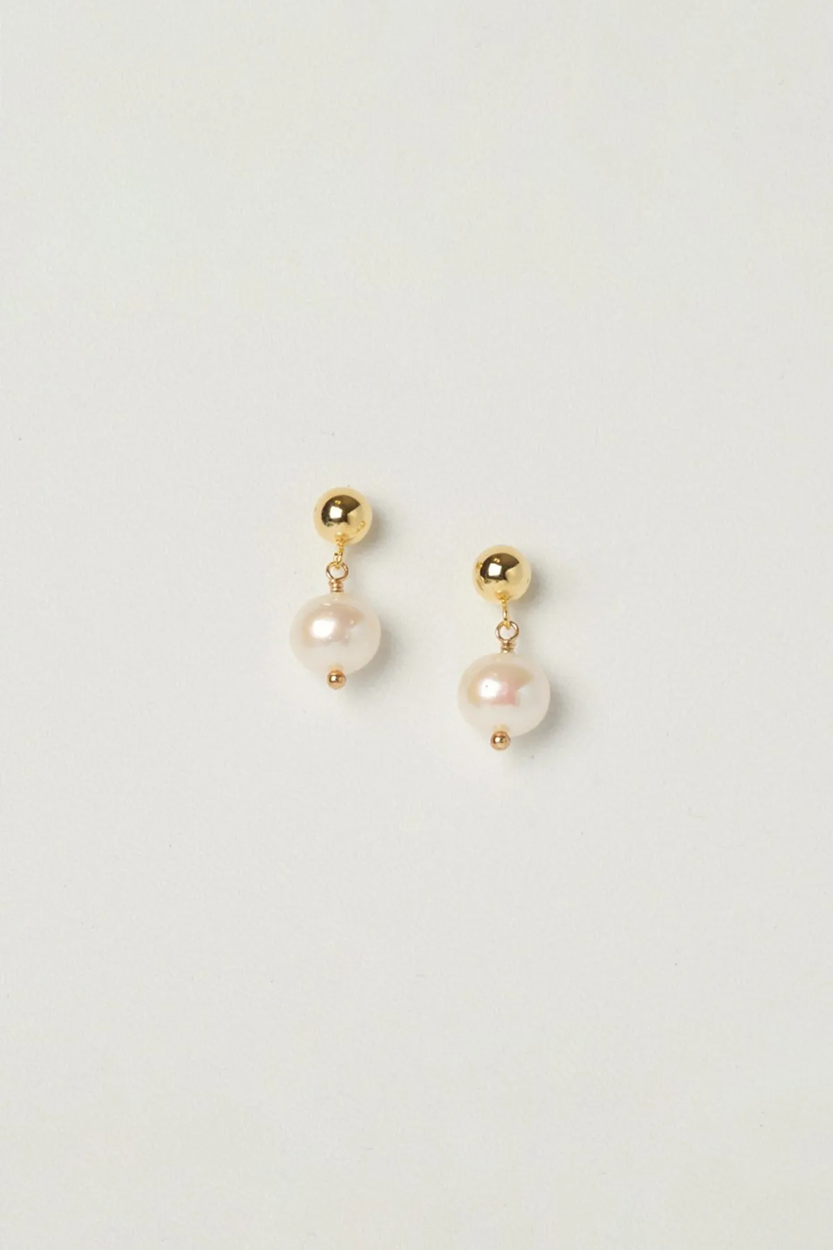 LA PEARLA STUDS