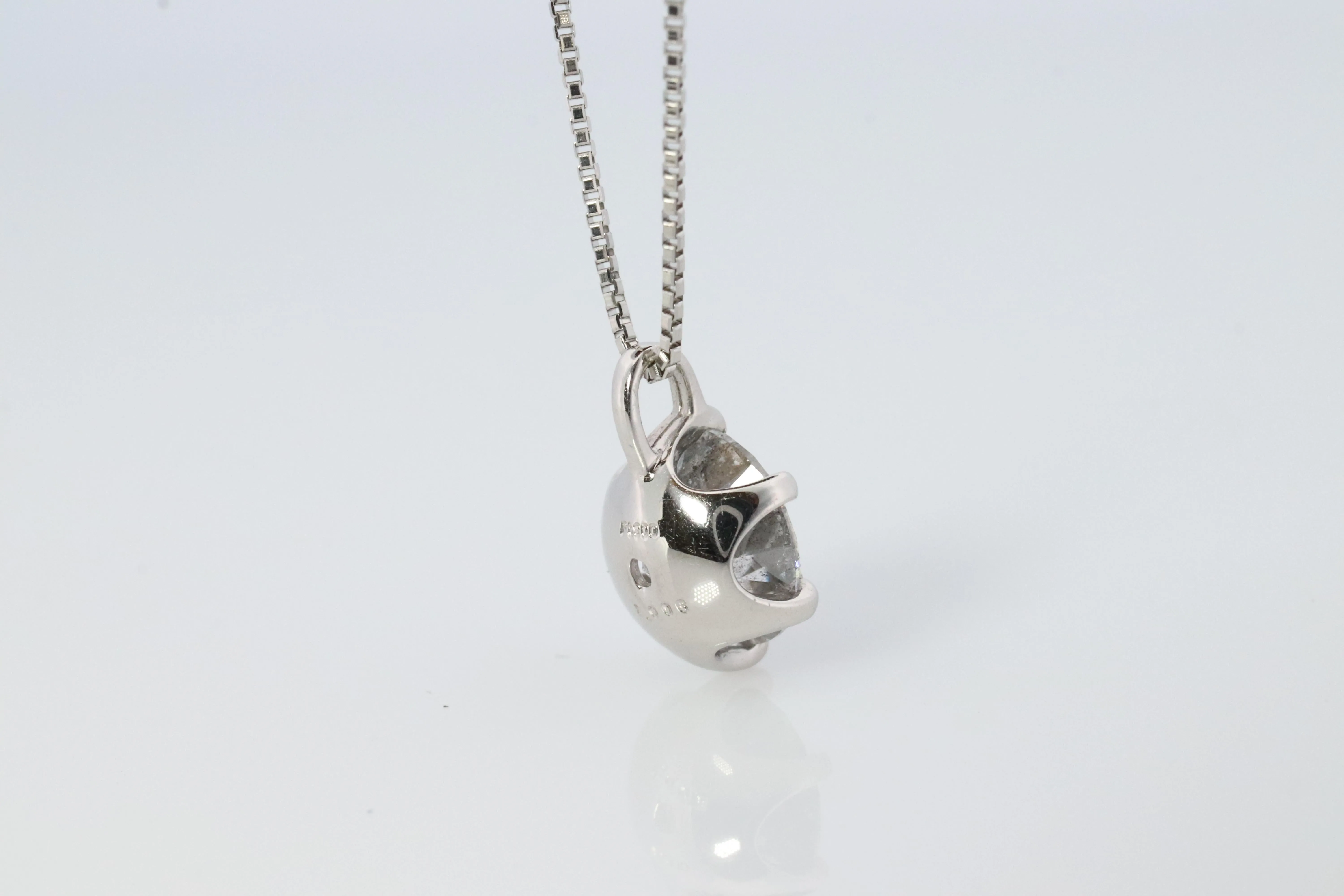 Large Diamond solitaire pendant. Platinum Pt900 Round diamond 1CT Necklace