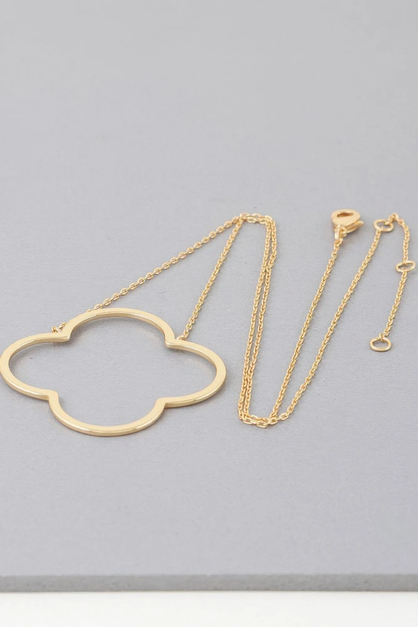 Modern Open Clover Pendant Necklace