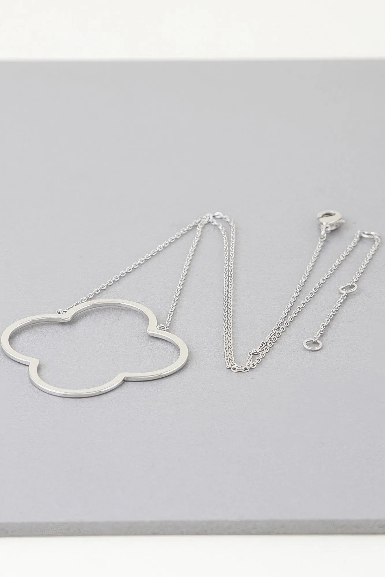 Modern Open Clover Pendant Necklace