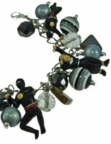 Nun Chucks, Bracelet