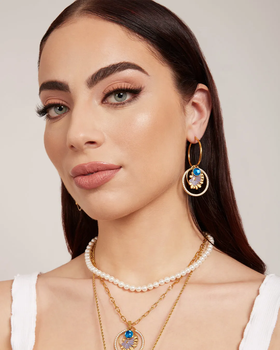 Short Timeless Pearl Mvintage Charm Chain, Gold