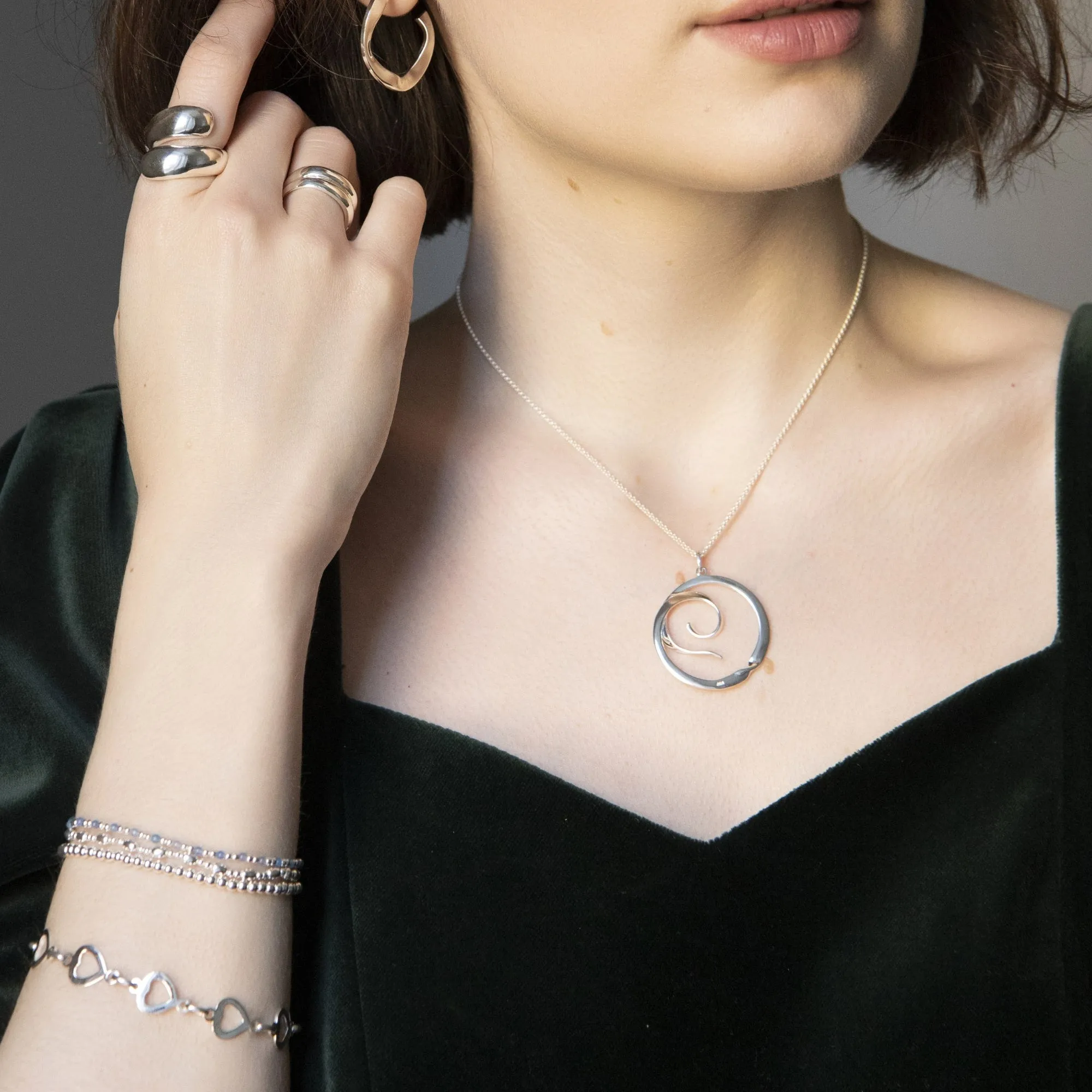 Sterling Silver Large Round Swirl Twist Ribbon Circle Pendant Necklace