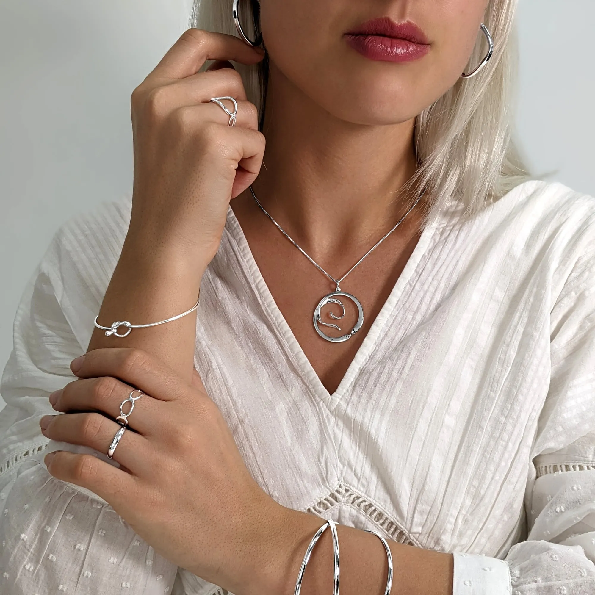 Sterling Silver Large Round Swirl Twist Ribbon Circle Pendant Necklace