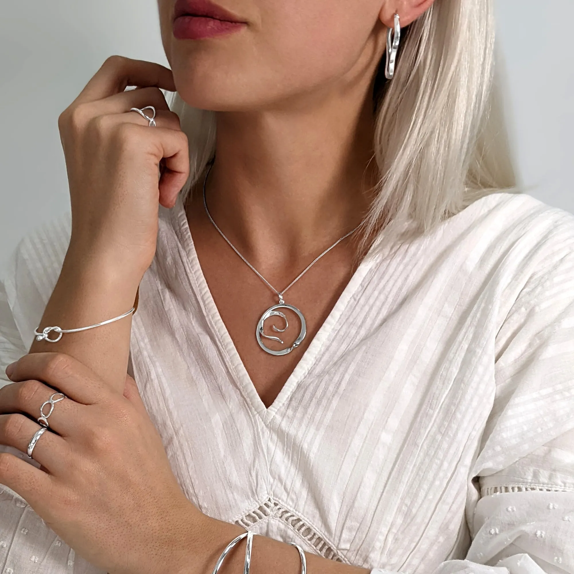 Sterling Silver Large Round Swirl Twist Ribbon Circle Pendant Necklace