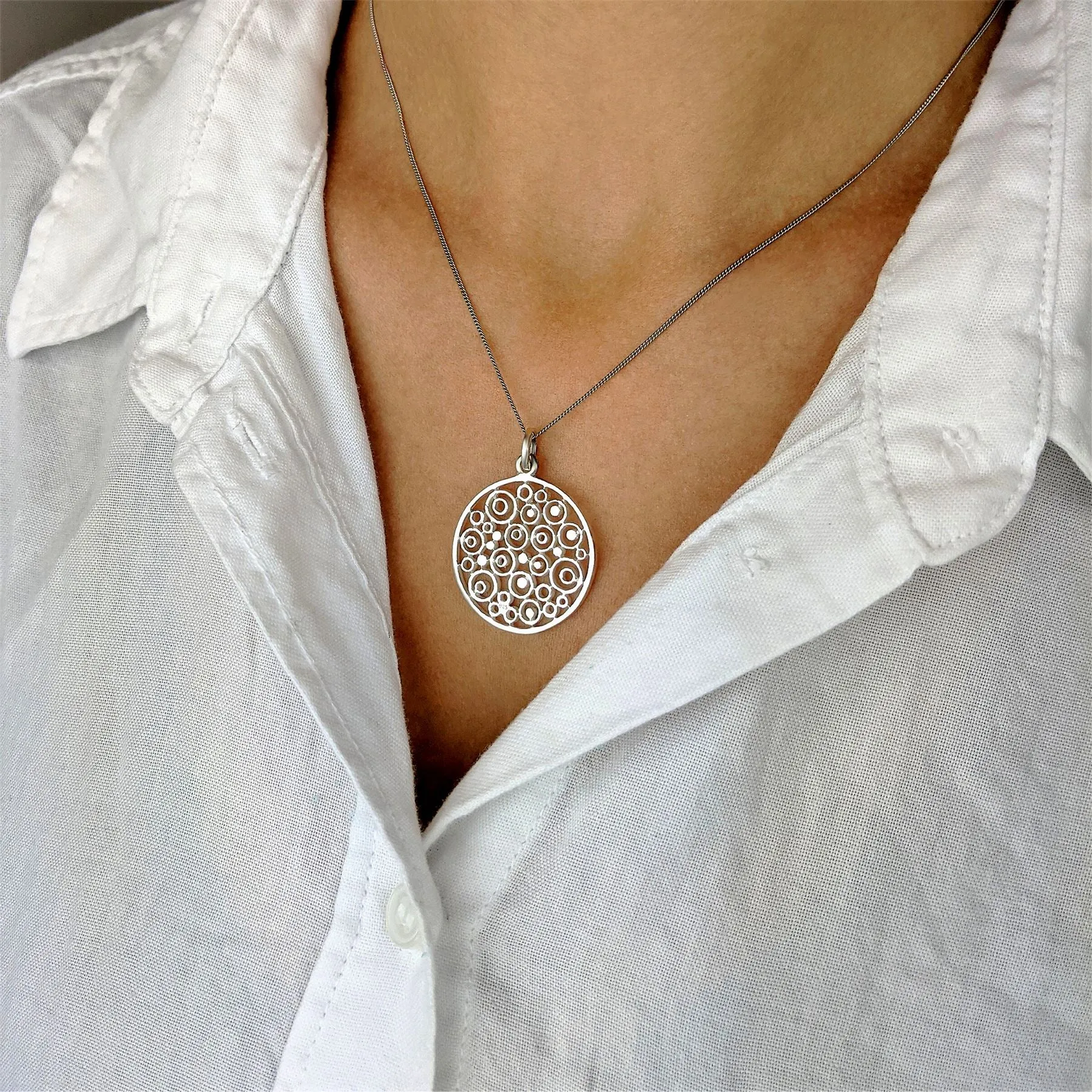 Sterling Silver Round Modern Filigree Circle Pattern Pendant Necklace