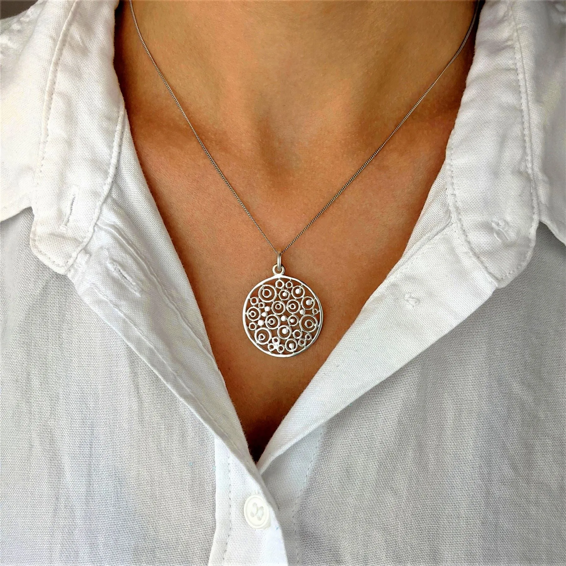 Sterling Silver Round Modern Filigree Circle Pattern Pendant Necklace