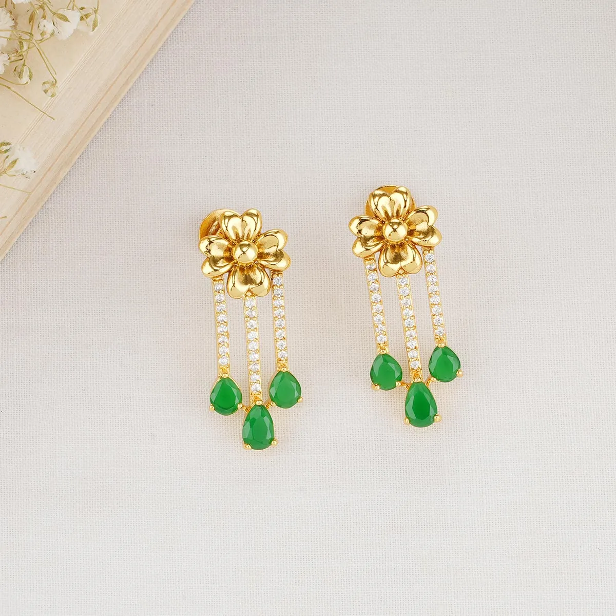 Vithunya Short Necklace Set