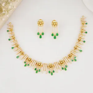 Vithunya Short Necklace Set